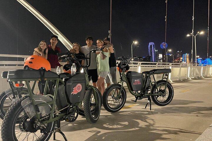 Downtown Dallas Sightseeing & History 2 timers e-cykeltur