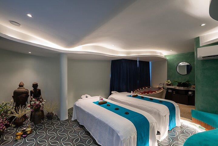 Vierhandige ontspannende oliemassage