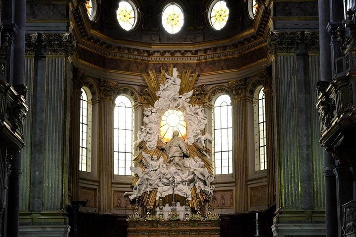 Guide tour in Naples downtown with an art expert