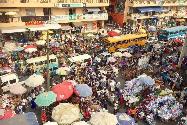 SEEGhana：アクラシティツアーと地元の文化