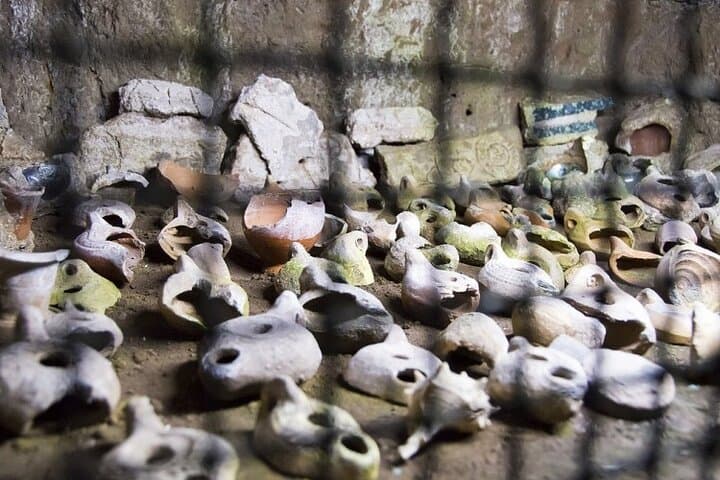Rome: Catacombs for Kids Private Family Tour with Capuchins Crypt