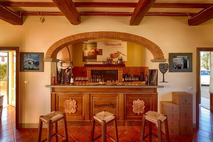 Een triomf van smaken, een rondleiding door een wijnmakerij en biologische wijnen in Panzano in Chianti.