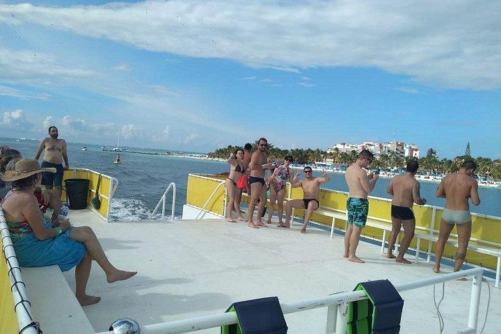 カンクンとプラヤ デル カルメンからの Isla Contoy & Isla Mujeres ツアー