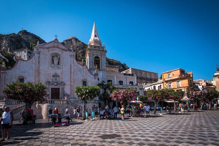 Almoço e degustação de vinhos no vulcão Taormina e Etna saindo de Messina ou Catania Port ShorExc