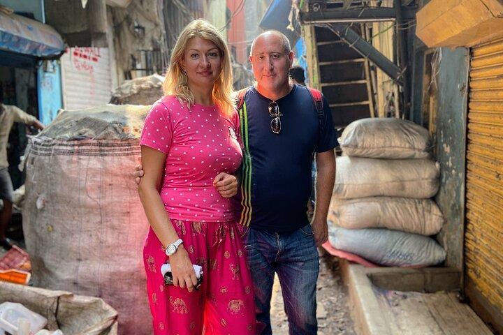 Dharavi sloppenwijktour in Mumbai met combinatiepakketten en transfers