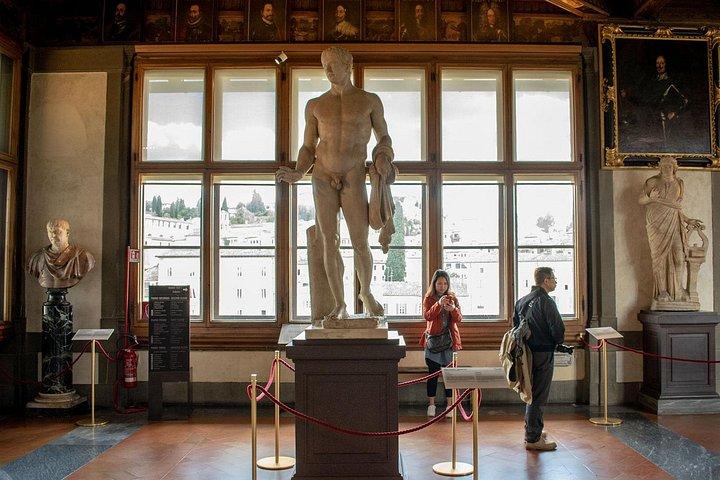 localGuideで1日でフィレンツェへ： David-City walk-Uffizi