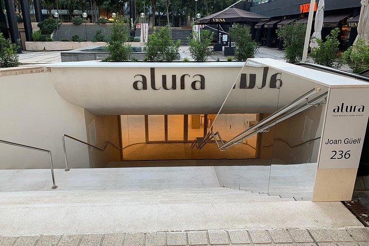 THAI MASSAGE ALURAでの60分間の角質除去と保湿ボディトリートメント