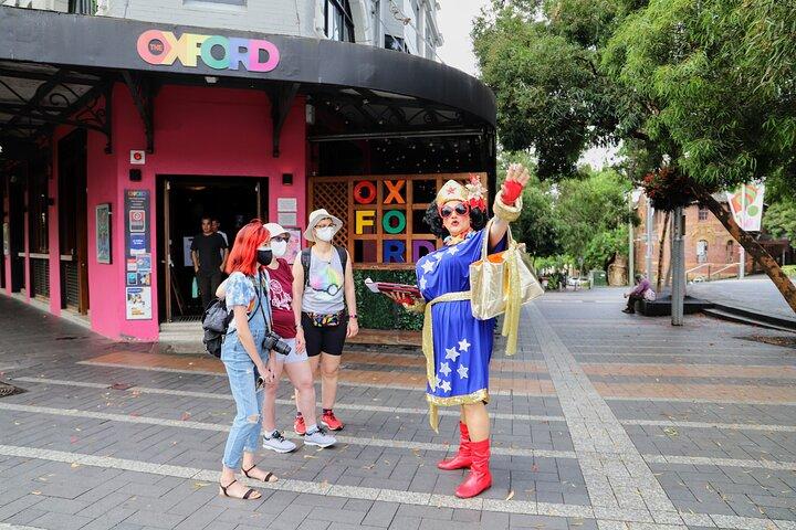 シドニーのLGBT地区を巡るプライベートドラッグクイーンウォーキングツアー