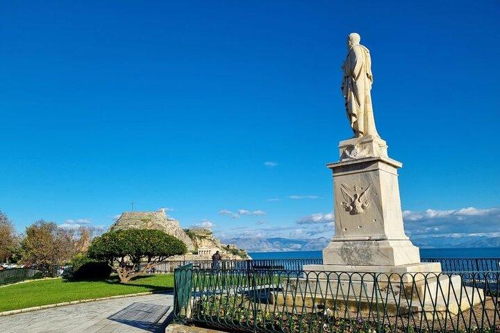 Tour na cidade de Corfu: edifícios históricos e grandes personalidades