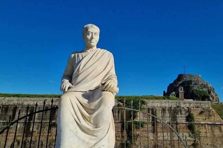 Tour na cidade de Corfu: edifícios históricos e grandes personalidades