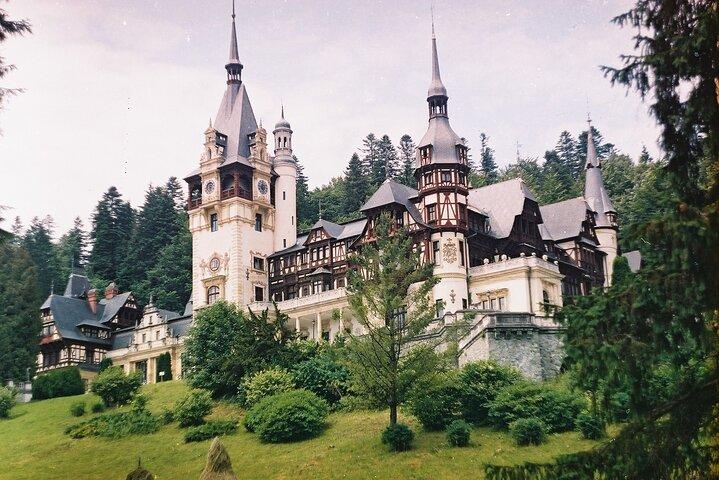 De Bucareste: Castelo de Drácula, Castelo de Peles e Excursão de dia inteiro pela cidade velha de Brasov