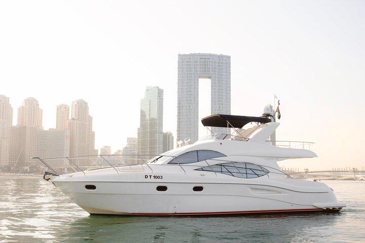 Privat krydstogt Dubai Sea Escape-Swim, Tan & Sightsee!