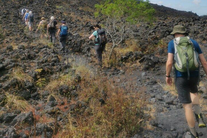 イザルコ火山ハイキング体験-プライベートガイドツアー