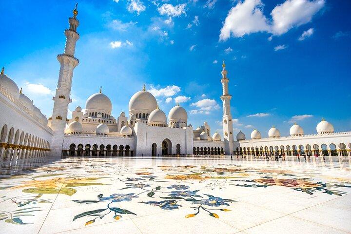Tour pela cidade de Abu Dhabi: Monumentos icônicos e gemas culturais