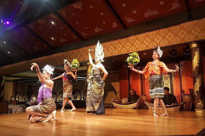 Gourmet Dinner & Spectacular Show at Mandarin Oriental