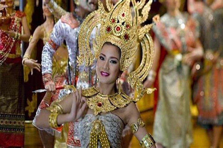 Gourmet Dinner & Spectacular Show at Mandarin Oriental