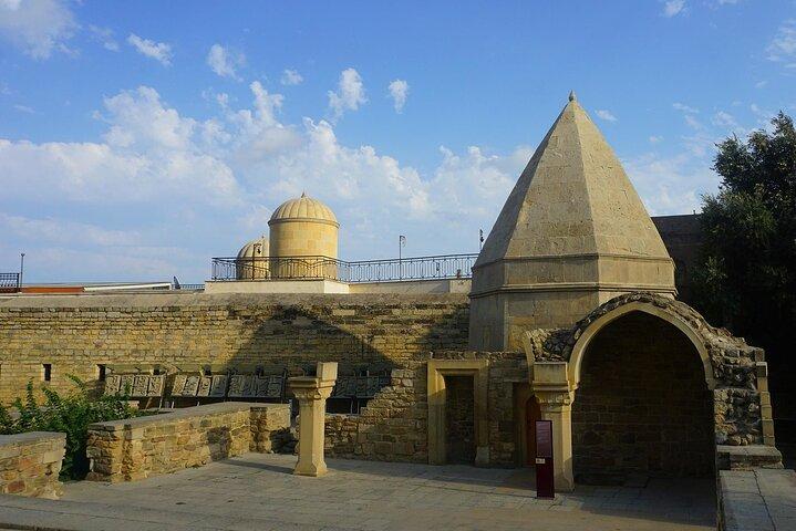 Excursão privada guiada de dia inteiro em Baku