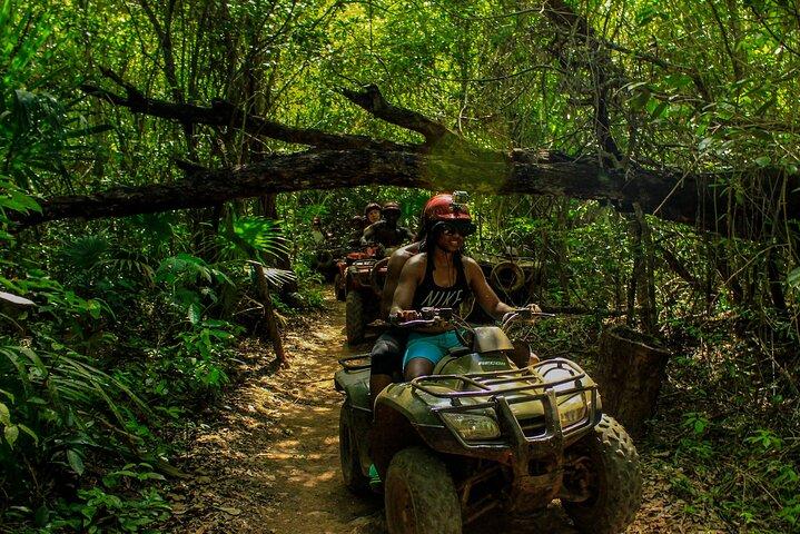 Amazing ATV Tour, Ziplines et Cenote Swim avec déjeuner et aller-retour inclus