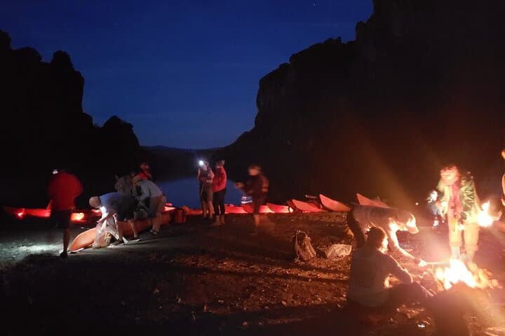 Black Canyon Twilight Kayak Tour with Bonfire Experience