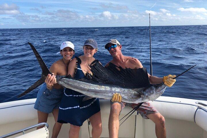 Deep sea fishing charters in Fort Lauderdale aboard 52' Hatteras