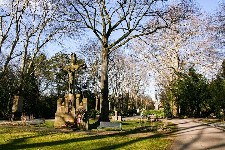 Guided tour of the Melatenfriedhof in Cologne
