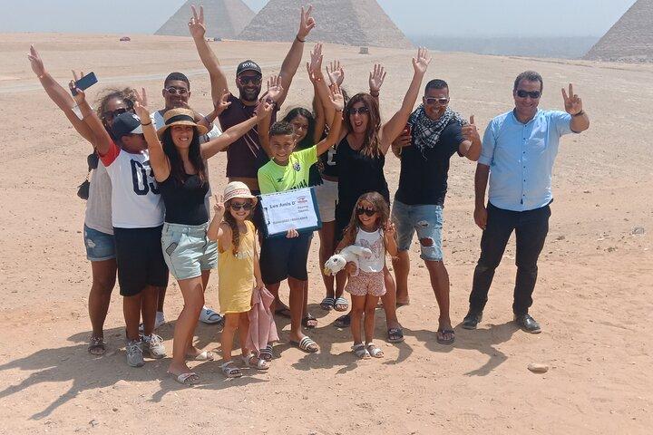 une Journée incontournable, Les Pyramides Gizeh , le musee Egyptien et le Souk