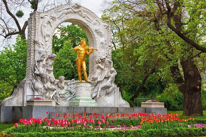 Viena: Conheça a excursão a pé guiada privada da Strauss Life