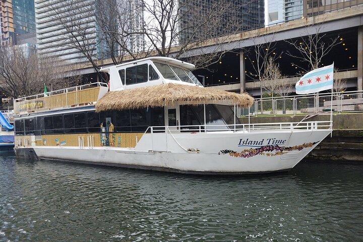 Crucero con fiesta en el bar Tiki del río Chicago desde Chicago Riverwalk