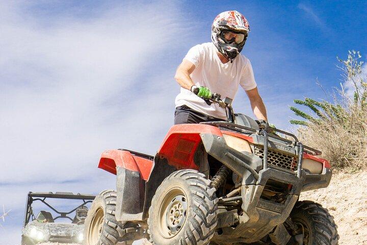 Zelfgeleide Centipede Desert ATV-verhuur