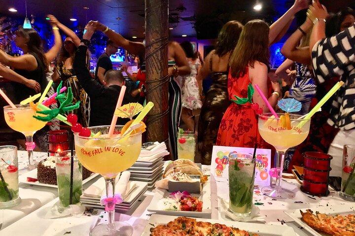 Miami : Bachelorette Salsa Night with Lessons, Mojitos & Nightclub（マイアミ：バチェロレッテ・サルサ・ナイト・ウィズ・レッスンズ、モヒートス＆ナイトクラブ）