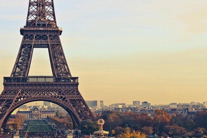 Paris Private Minivan with Chauffeur – 3 - Hour Hire