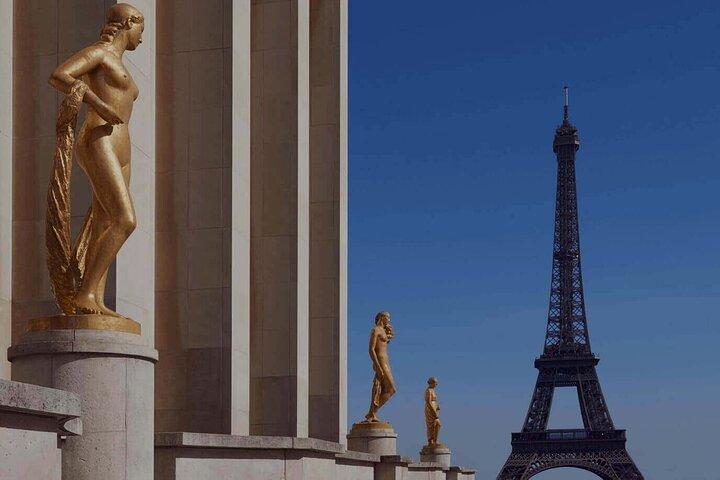 Paris City Tour with Private driver in Luxury Minivan