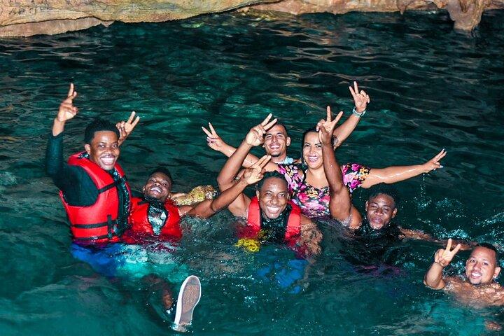Tour guidato in quattro ruote (ATV) di Macao Beach, Taíno Cave e Tipica House