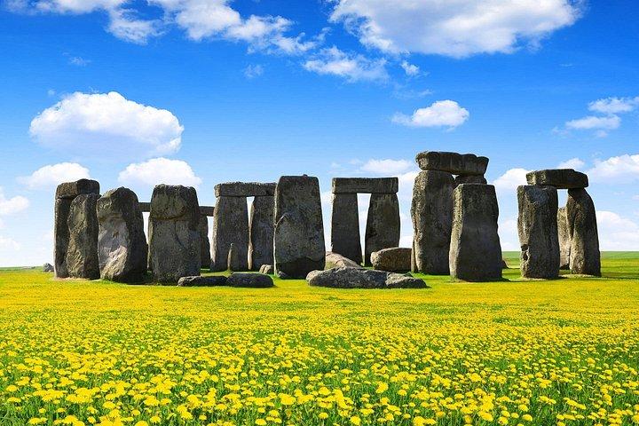 ロンドン発ウィンザー城、ストーンヘンジ、オックスフォード日帰り旅行