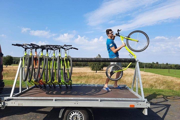 スイス、ザクセン州のバート シャンダウ スクーター ツアー