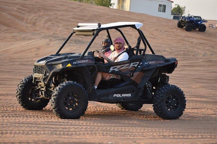 Selbstfahrendes Buggy-Abenteuer mit Grillabendessen & traditionellen Shows
