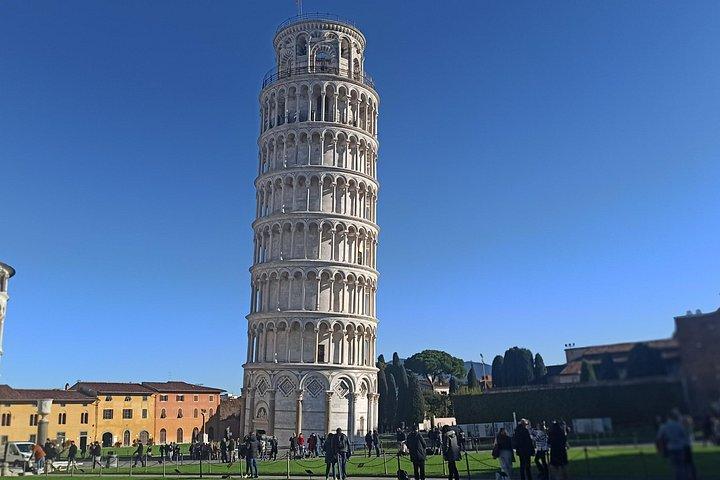 リボルノ港からのプライベートツアーでピサとキャンティを訪問