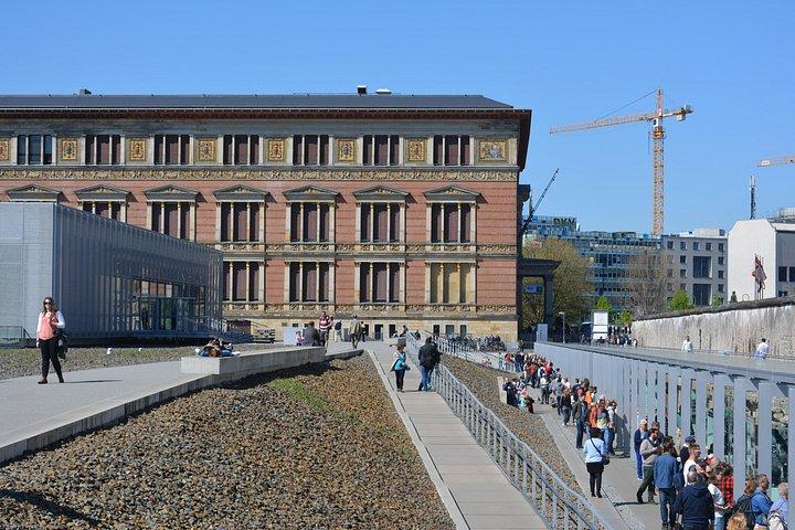 Utforska Berlins historia och höjdpunkter Sightseeingvandring