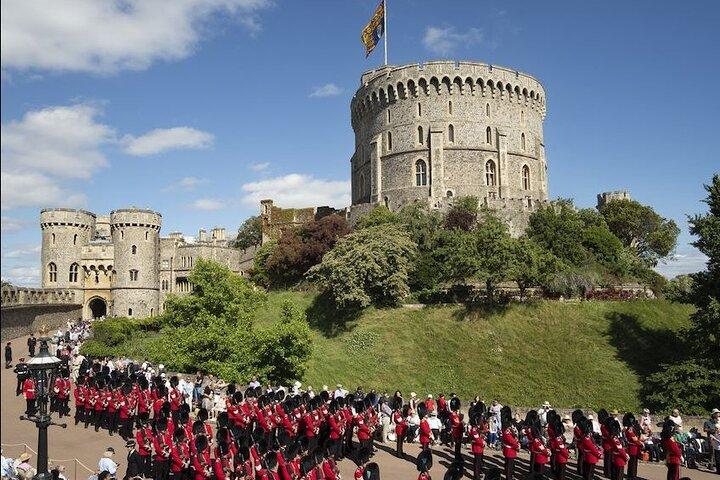 ロンドン発ウィンザー城半日観光