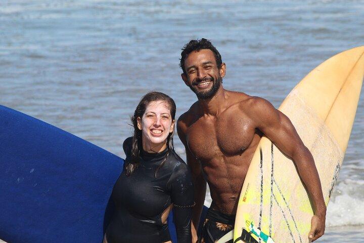 Aulas de surf em Tamarindo pela Tidal Wave Surf Academy