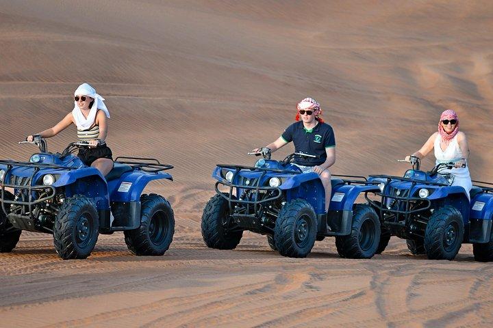 Dubai: Morgendliche Wüstensafari mit Quadfahren und weiteren Aktivitäten