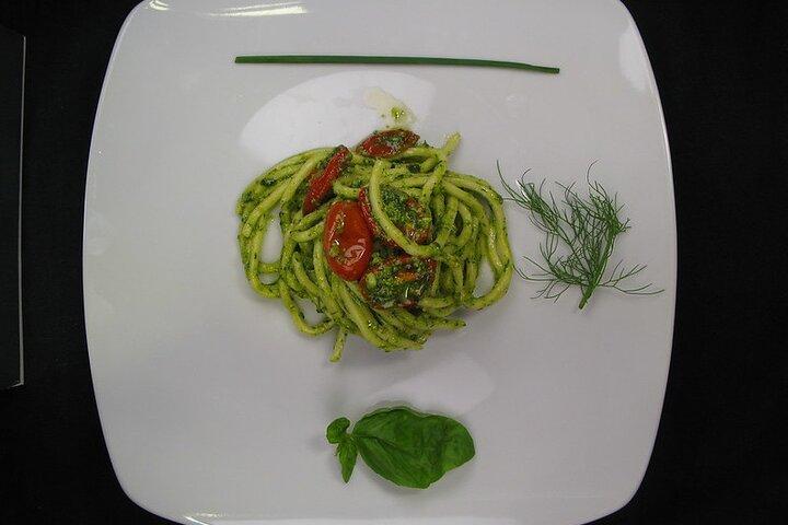 Piccolo gruppo Pasta vegana e bruschette Classe con vino
