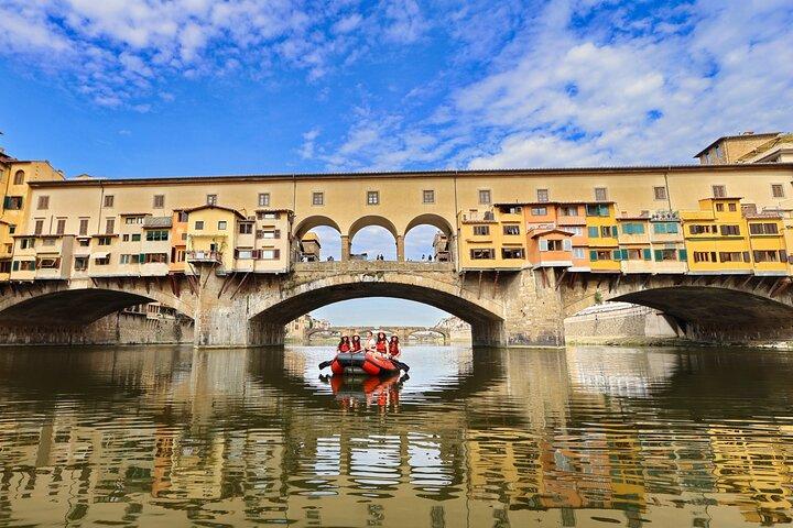 Rafting suave en Florencia bajo los arcos del Pontevecchio