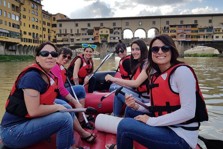 Rafting suave en Florencia bajo los arcos del Pontevecchio