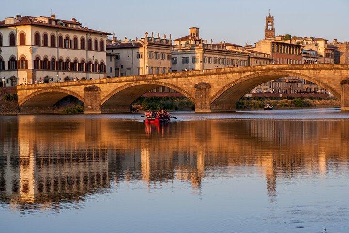 Rafting suave en Florencia bajo los arcos del Pontevecchio