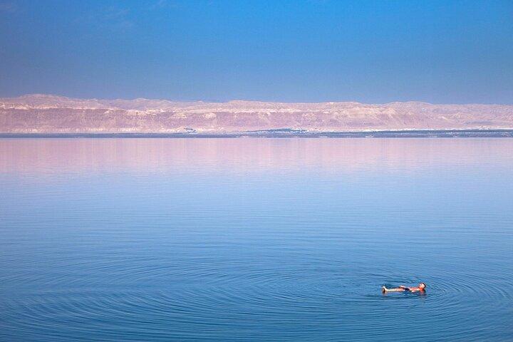 Tour privato di 2 giorni Tour della città di Amman Nebo, Madaba, Mar Morto e Petra