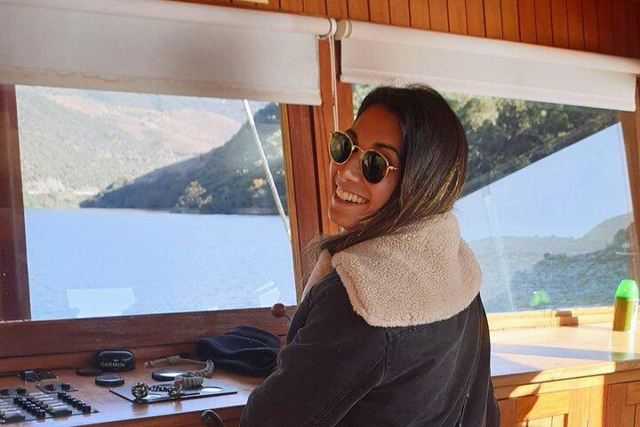 Douro Valley-Small Group-Boat-Lunch-2 Wineries-Offer Wine Bottle
