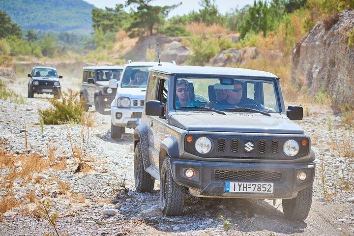 Kør selv 4x4 Jeep Safari - Pick ups i nord