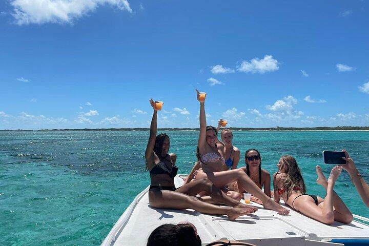 007 Private Beach Club -Swimming Pigs, Snorkeling, Lunch, Drinks