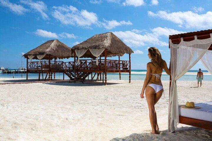 Pase de día completo en el mejor Club de Playa de la Riviera Maya. Transporte incluido